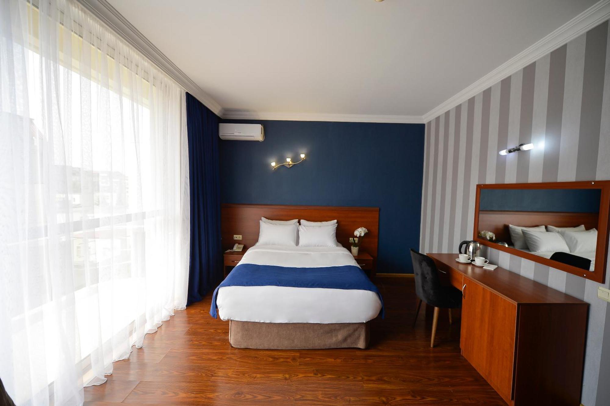 Aura Boutique Hotel Batumi Værelse billede